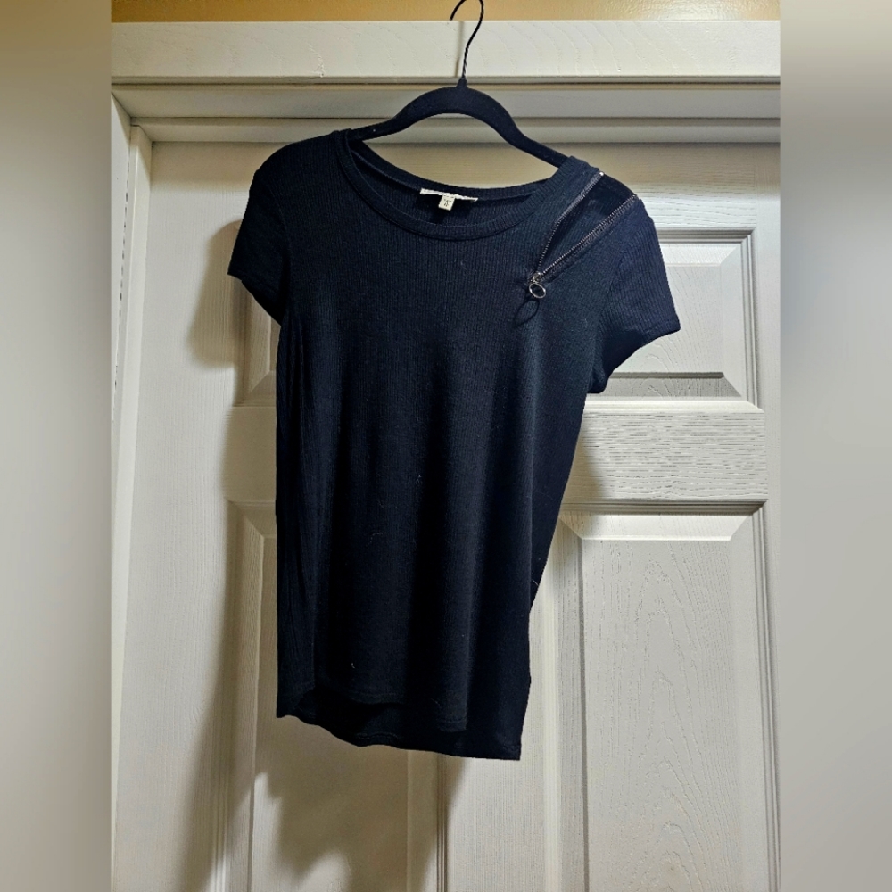 NWOT- EXPRESS ZIP COLLAR TEE